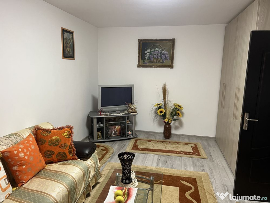 Apartament 2 camere, decomandat Centrul Civic,renovat,129900