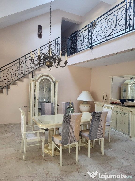 Vila situata in Campina, Prahova, langa liceul de politie