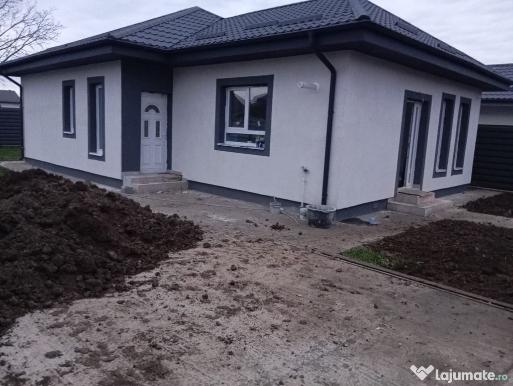 Casa 4 camere, Crevedia-Manastirea