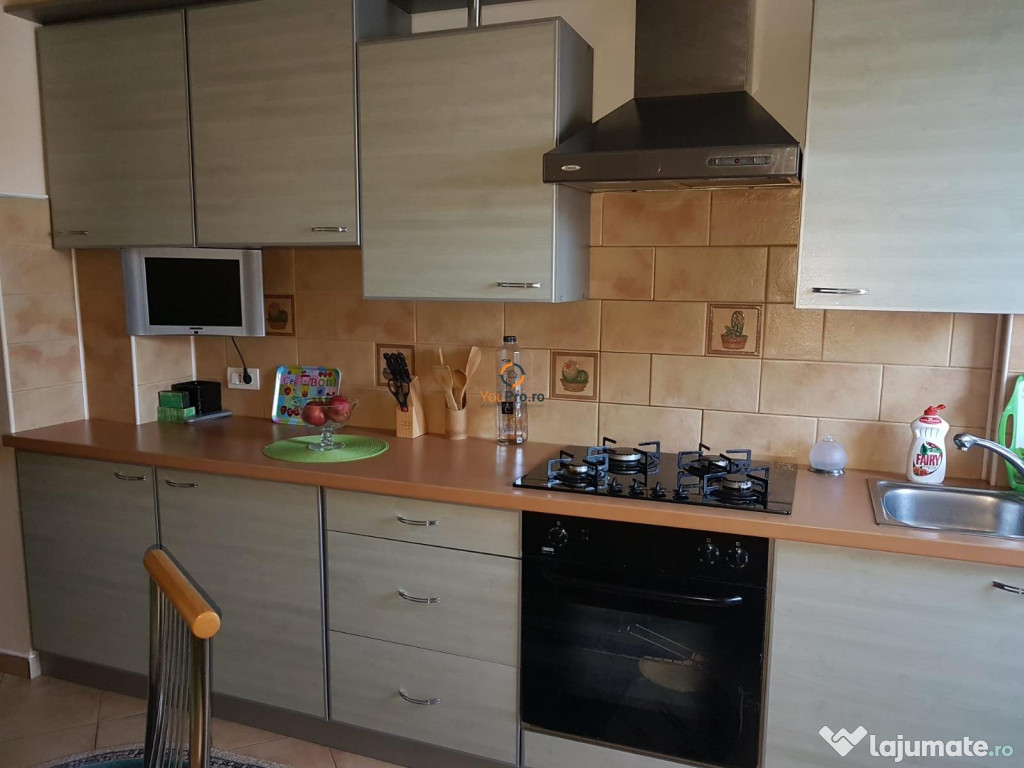 Punctele Cardinale Decomandat 3 camere etaj 3 zona Tipografi