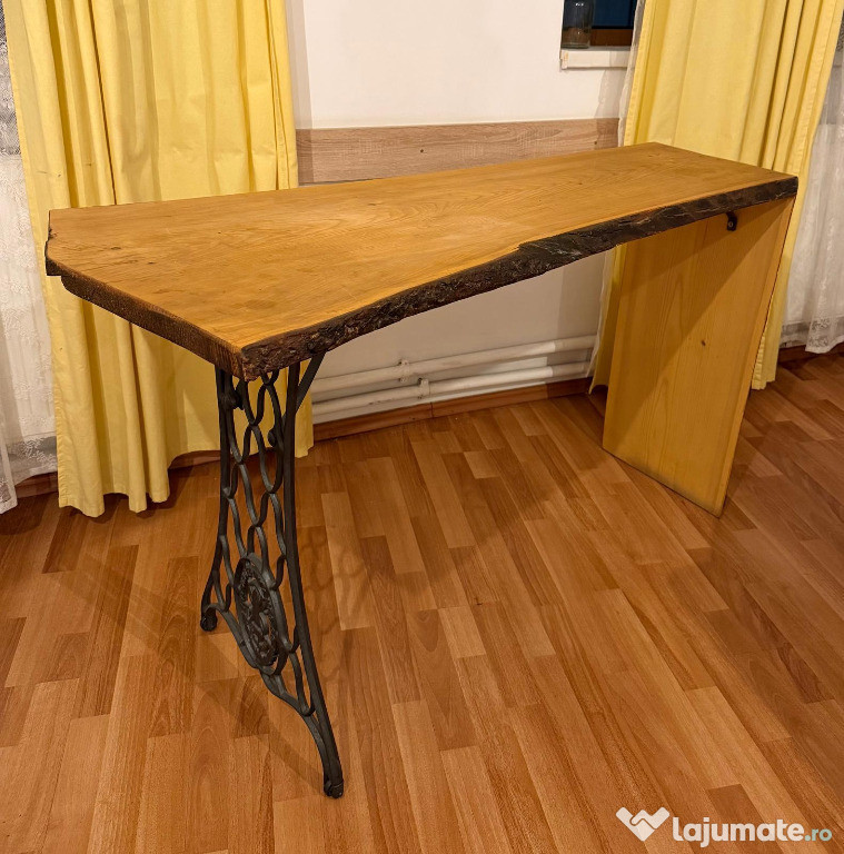 Mese vintage din lemn masiv de brad cu picior din fonta mașină Singer
