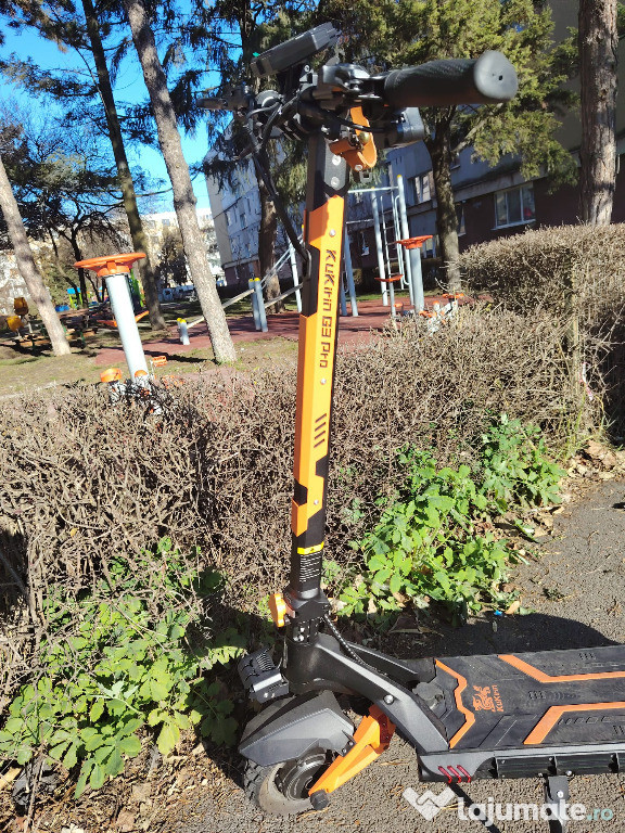Vând trotineta electrica Kukirin G3 PRO.
