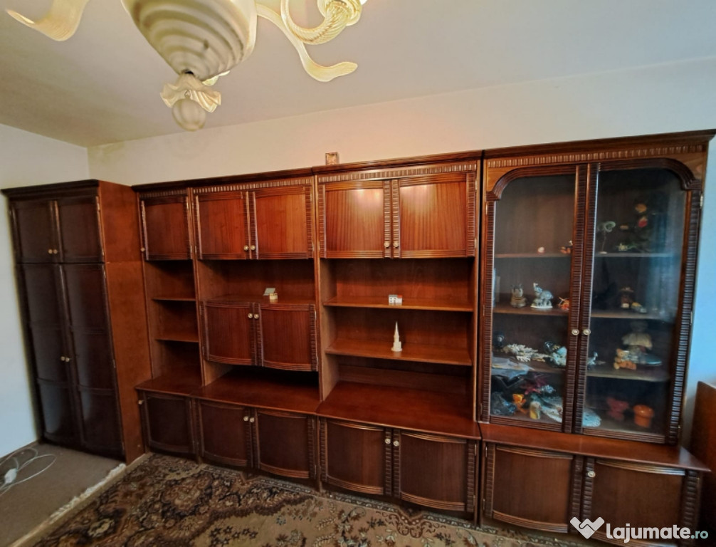 Vand Mobila sufragerie living