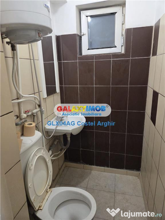 Vindem garsoniera in zona Razboieni-biserica , etaj 2, decom