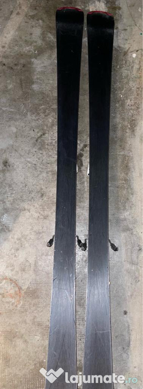 Skiuri și clăpari salomon și rossignol