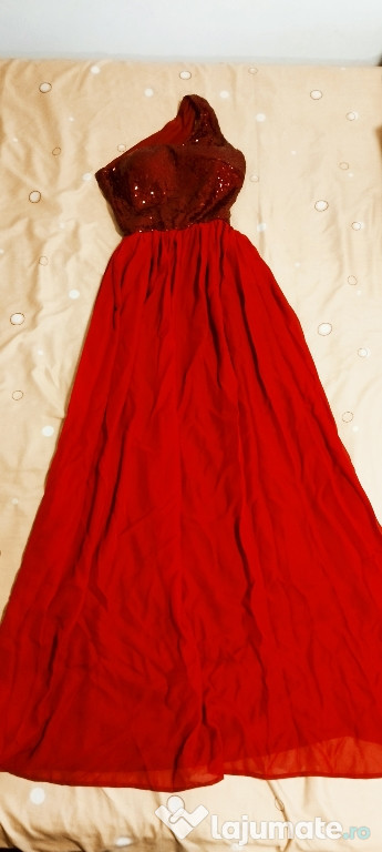 Vând Rochie Roșie cu Paiete.