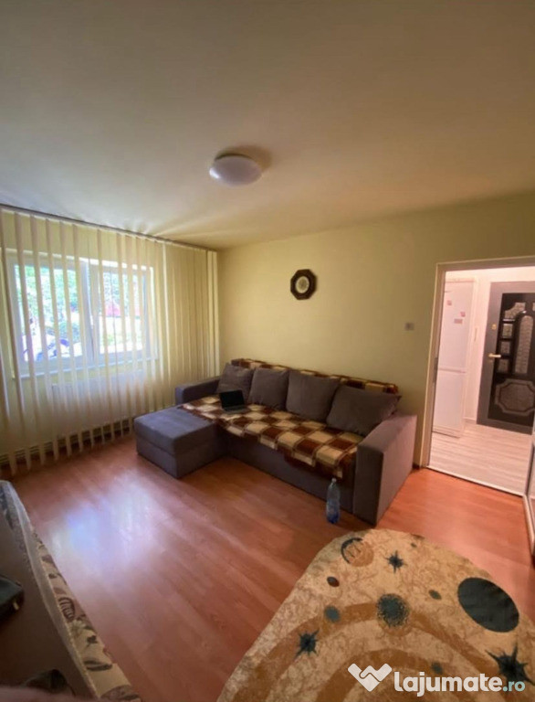 Apartament 2 camere, semidecomandat - zona Grivitei