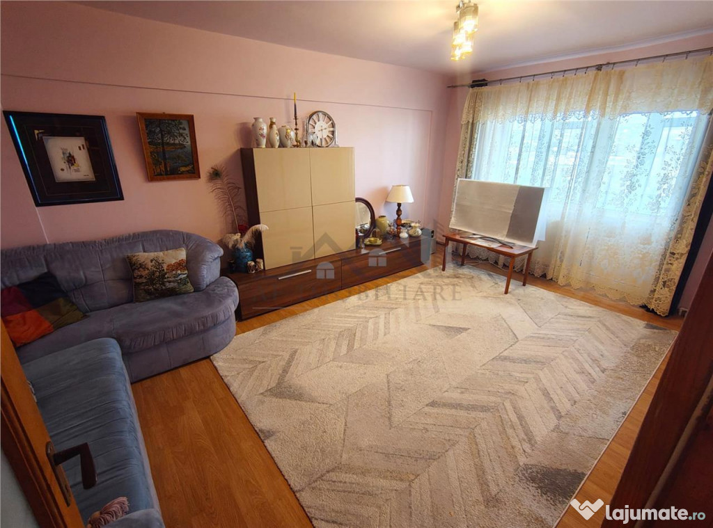 Apartament 4 camere zona Nicolina - Rond Vechi