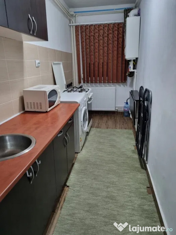 Garsoniera decomandata, mobilata și utilata, centrala proprie