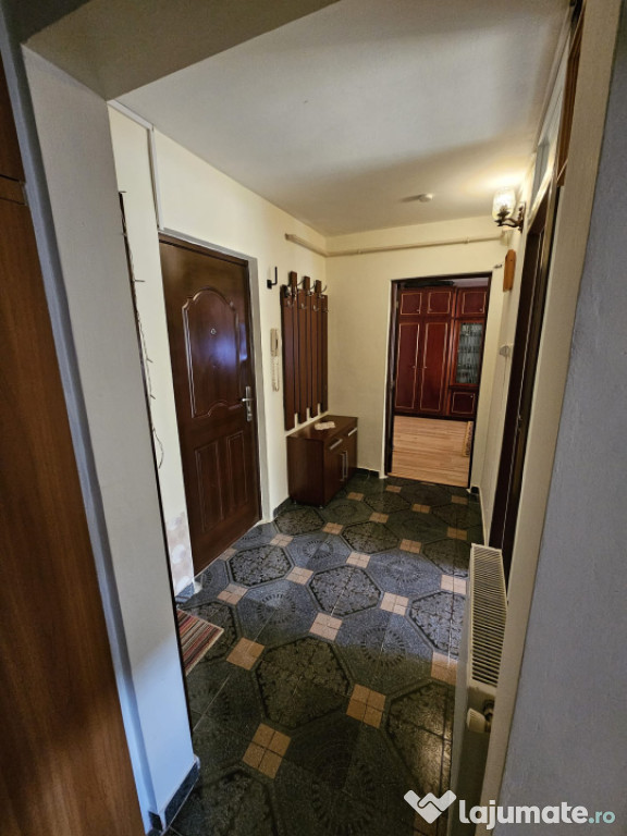 Apartament 2 camere decomandat, 49 mp, etaj 1, sud, mobilat