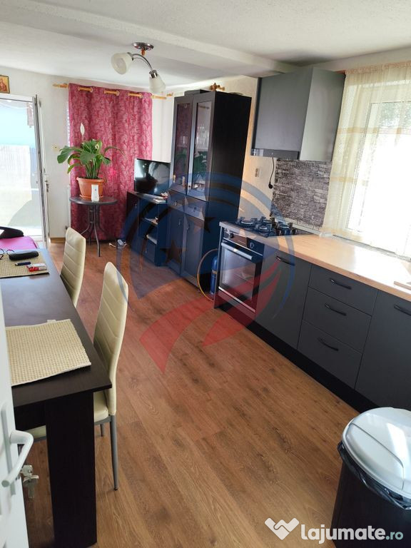 Casa cocheta la 30 minute distanta de Craiova