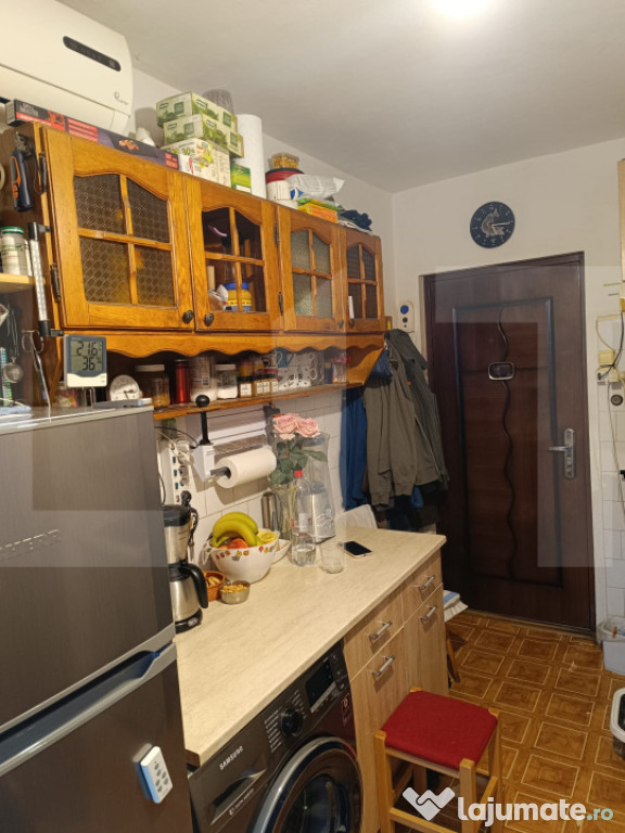 Garsoniera cu 2 camere in zona Dambovita