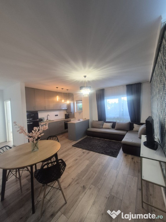 Apartament modern de inchiriat, 2 camere, loc de parcare, Floresti!