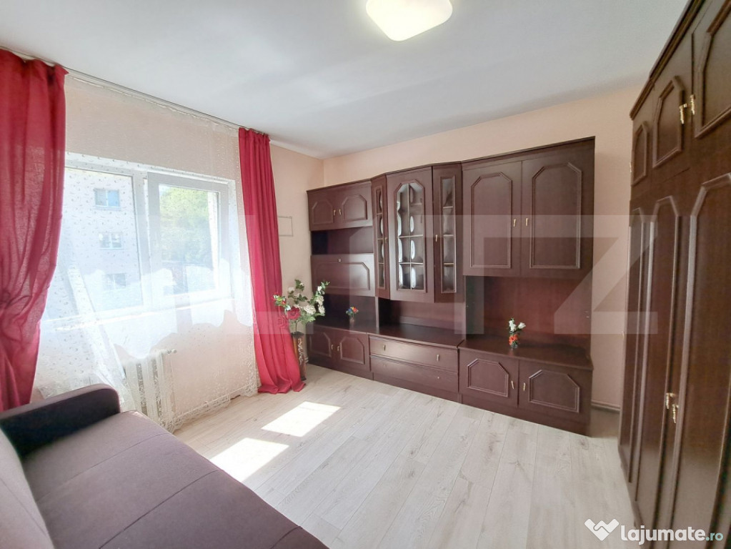 Apartament 4 camere, etaj intermediar, în Zorilor și parca