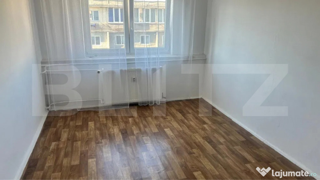 Cameră de cămin de vânzare - zonă Tractorul - mutare ime