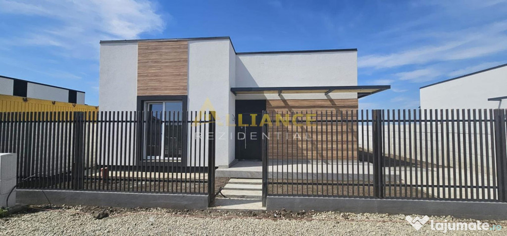 Casa individuala / 4 camere / 2 bai / Curte amenajata / Muta