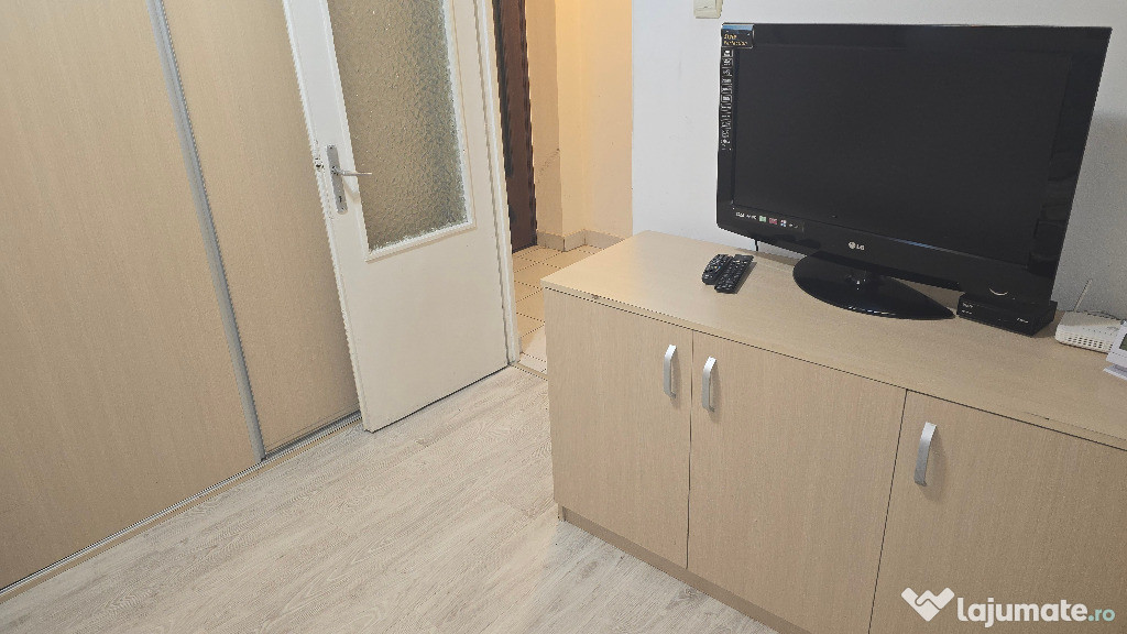 Inchiriez garsoniera in Deva, zona Dacia, etaj 2, situata pe mijloc,