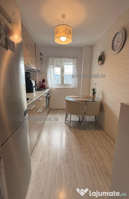 Metrou 1 Decembrie 2 camere Decomandat 57mp