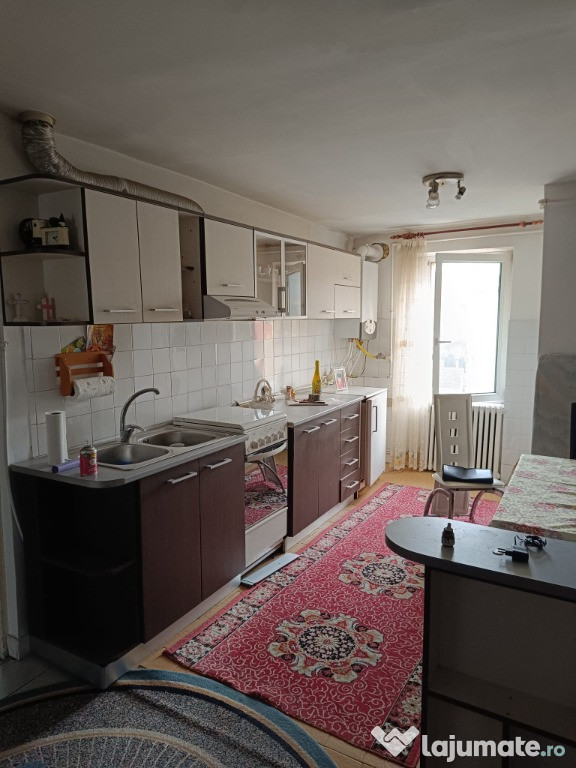 Apartament 4 camere zona Sens et 4