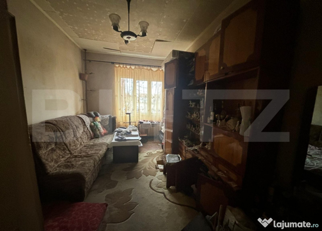 Casa 37 mp , teren 515 mp , Zona Titulescu