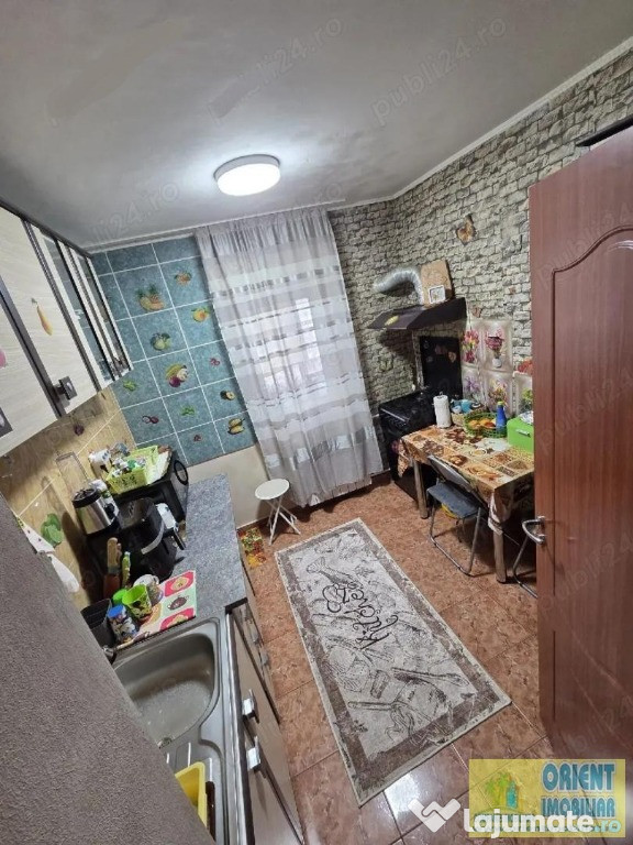 Dacia, decomandat, 2 camere, apartament de vanzare