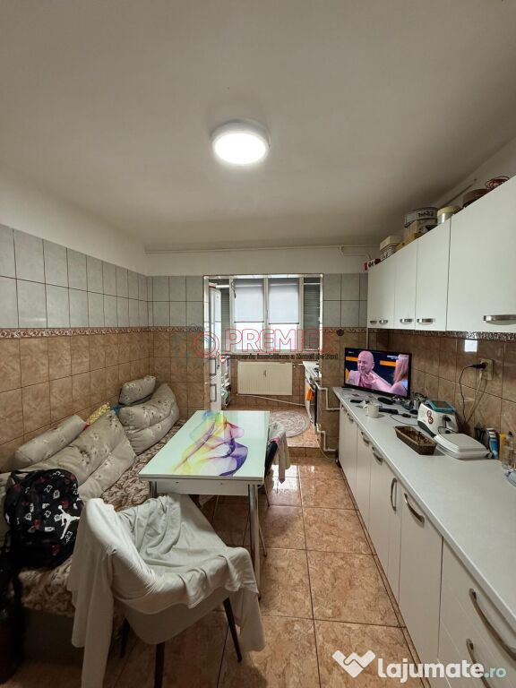 Str. Măriuca –Apărătorii Patriei - Apartament 4