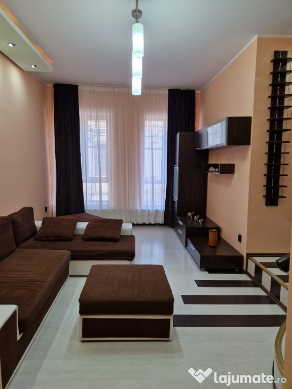De închiriat apartament zona centru 400 EURO