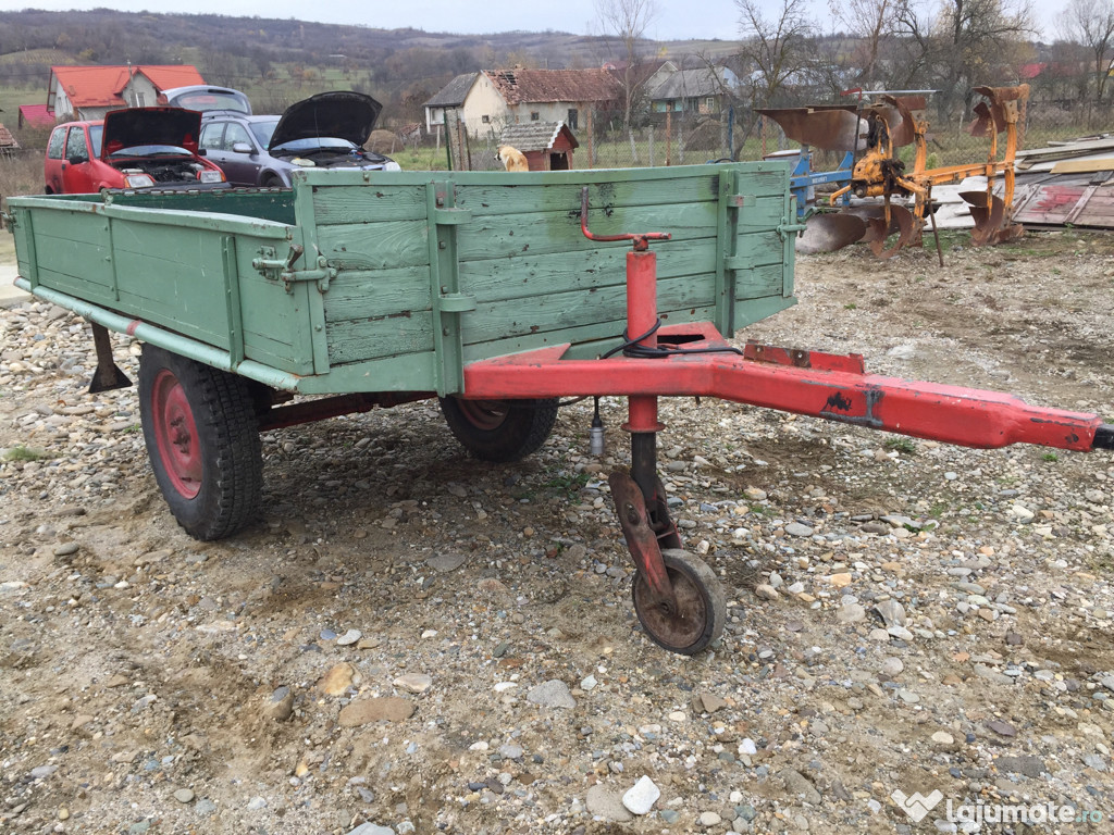 Remorca agricolă