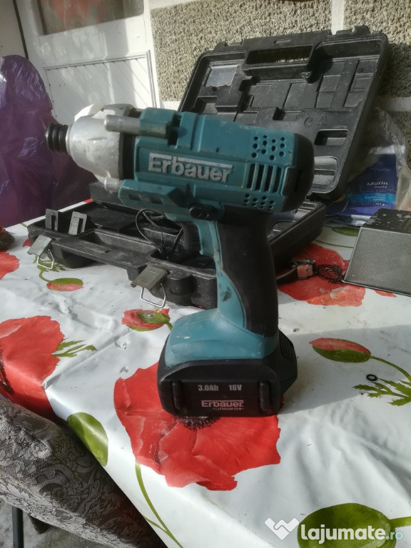 Mașină cu acumulator