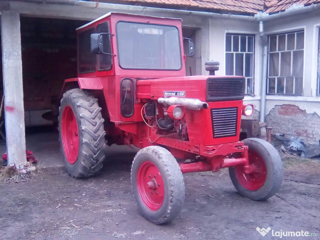 Tractor Universal 650