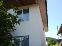Casa 220 mp+ mansarda, cu teren aprox 700 mp Viisoara, Neamt