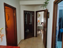 Apartament 3 dormitoare, 73mp, parcare , zona Cetatii