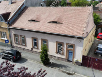 Casa cu 7 camere si 720 mp teren lin zona Piata Cluj din Sib