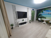 Apartament cu 3 camere renovat zona 1 Mai