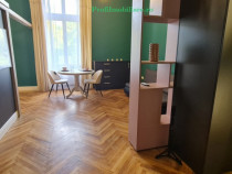 Apartament exclusivist et.1 langa Primarie cu balcon si vede