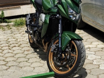 Motocicleta Kawasaki z750 2007 cauciucuri ca noi