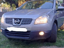 Nissan Qashqai masina