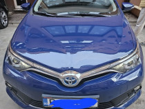 Toyota auris 1.8 masina