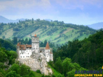 FILM! Langa emblematicul Castelul Bran, in areal colinar, 5.