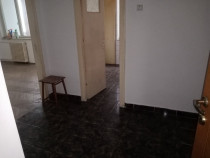 Apartament 2 camere, etaj 3, zona 1 Mai, zona Lidl