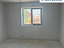 Ap 3 camere, etj 1 (la vilă). Preț redus de la 80.000 Eur la 70.000 Eu