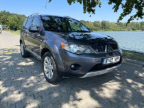 Mitsubishi Outlander 2, 7 locuri, 4x4