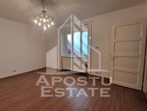 Apartament 2 camere, etaj intermediar, centrala proprie P...