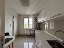 Apartament 3 camere, etaj intermediar cu centrala in Piat...