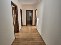 Apartament cu trei camere nemobilat in zona rezidentiala G.Enescu