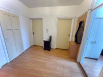 Apartament cu 3 camere decomandat