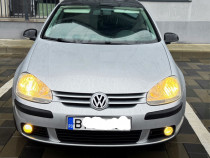 VW Golf 5 an 2008, motor 1.6 MPI benzină clasic