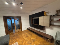 Casa cu 5 camere+garaj - zona Centrul Istoric