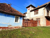 Casa de vanzare 9 incaperi, vedere panoramica, Sebis