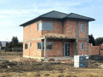 Casa individuala 130mp cu teren liber 200 in Cristian